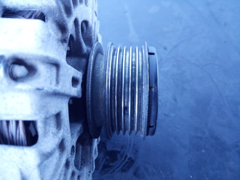 Recambio de alternador para hyundai i40 tecno blue referencia OEM IAM 373002A800 2609674 P3-A4-29-2