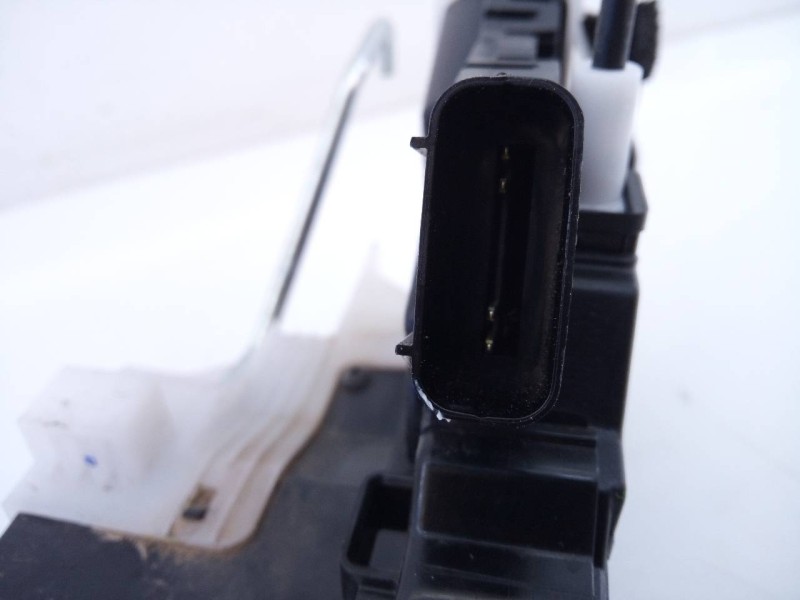 Recambio de cerradura puerta delantera derecha para hyundai i20 trend referencia OEM IAM 81320C8040  E2-B5-60-1