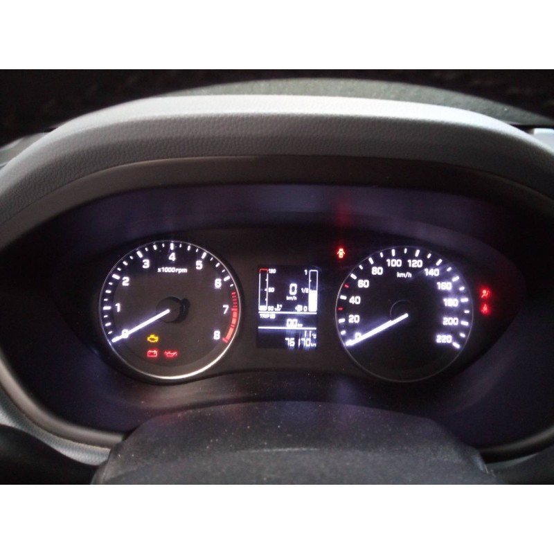 Recambio de cuadro instrumentos para hyundai i20 trend referencia OEM IAM 94003C8012 A2C121583001 E3-A3-44-2
