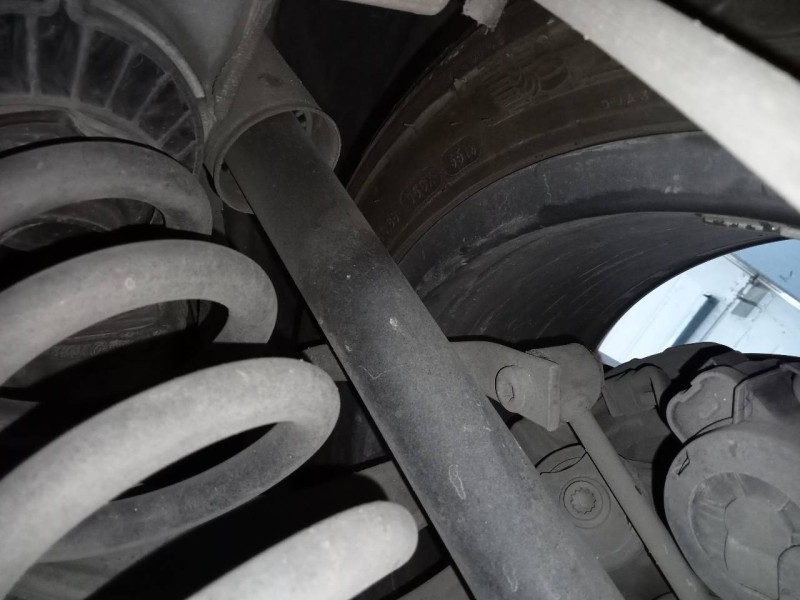 Recambio de amortiguador trasero derecho para mercedes-benz clase c (w205) familiar avangarde referencia OEM IAM A2053201530  