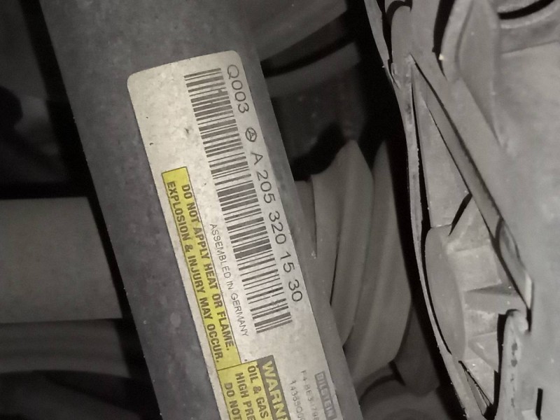 Recambio de amortiguador trasero derecho para mercedes-benz clase c (w205) familiar avangarde referencia OEM IAM A2053201530  