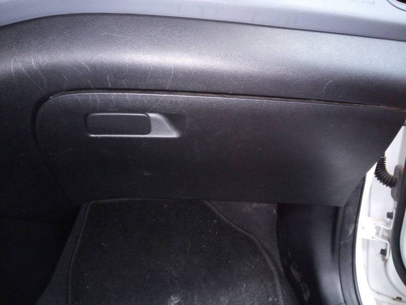 Recambio de guantera para hyundai i20 trend referencia OEM IAM   