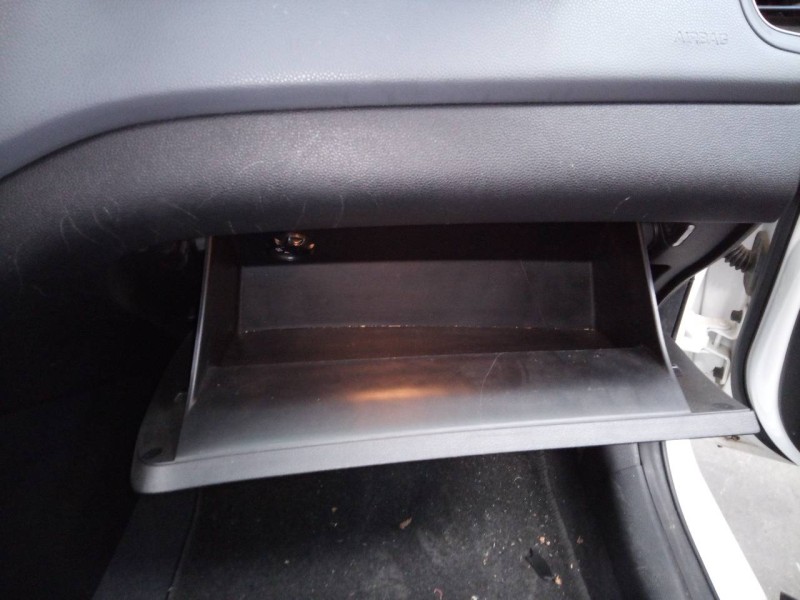 Recambio de guantera para hyundai i20 trend referencia OEM IAM   