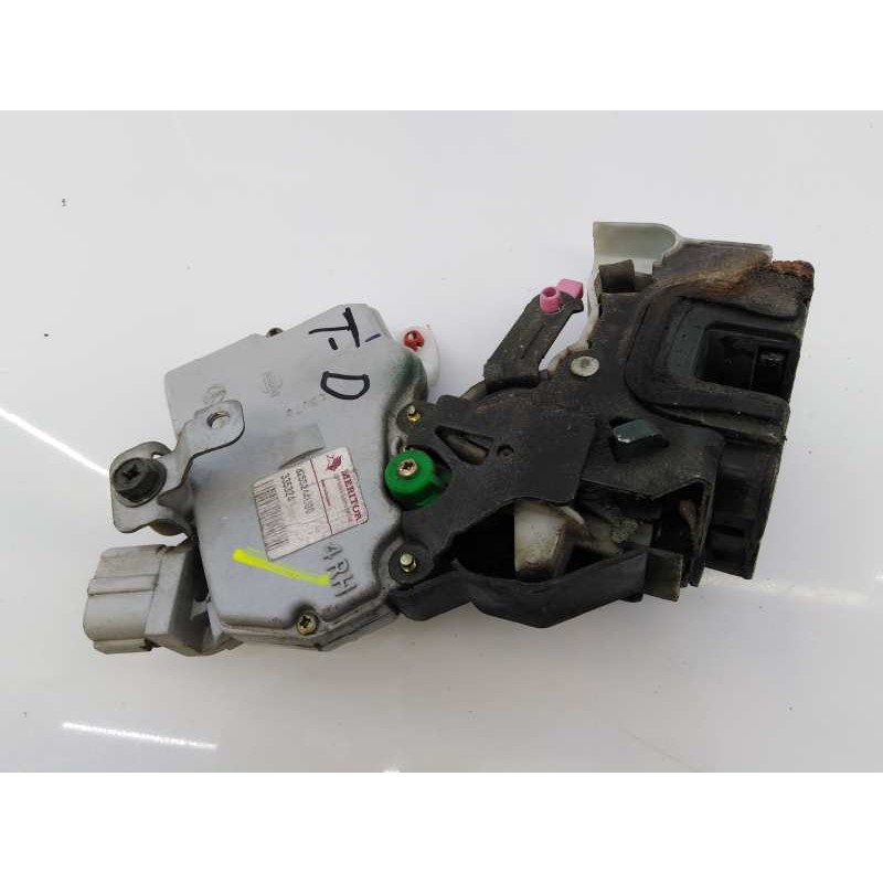 Recambio de cerradura puerta trasera derecha para nissan patrol gr (y61) comfort referencia OEM IAM 8255244U00  E2-A4-3-1