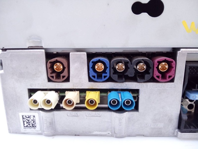 Recambio de sistema navegacion gps para mercedes-benz clase c (w205) familiar avangarde referencia OEM IAM A2059005915 A20590322