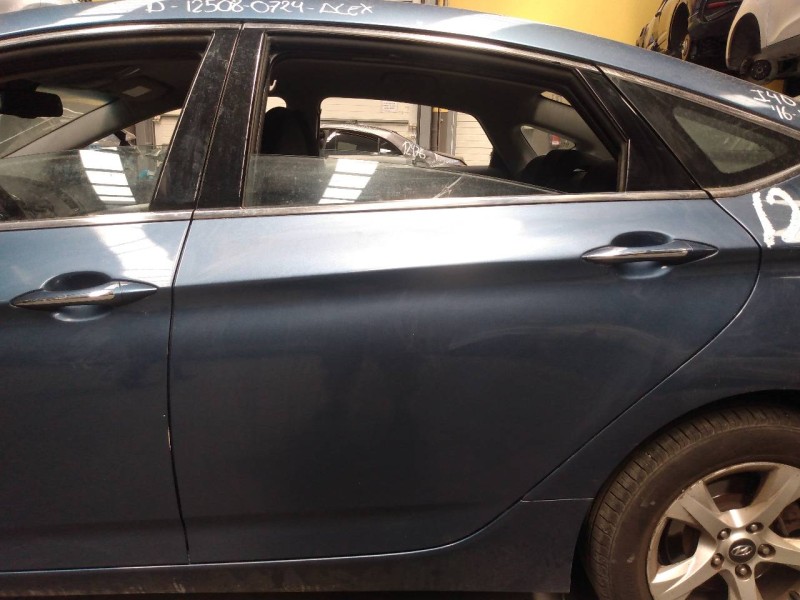 Recambio de puerta trasera izquierda para hyundai i40 tecno blue referencia OEM IAM   