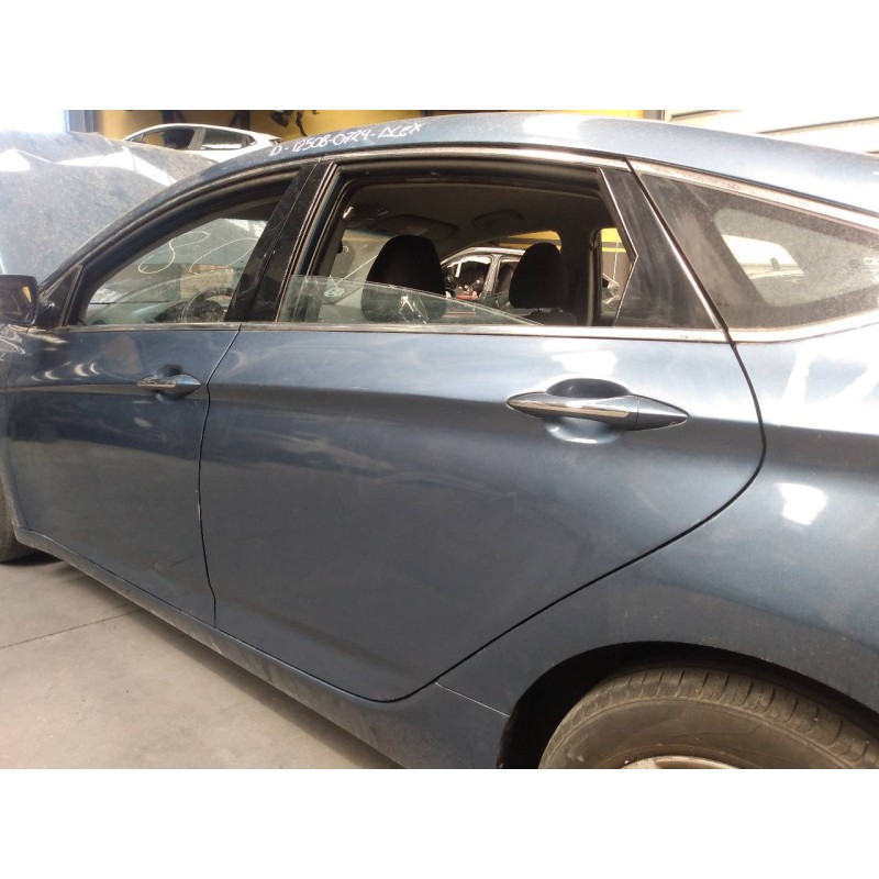 Recambio de puerta trasera izquierda para hyundai i40 tecno blue referencia OEM IAM   