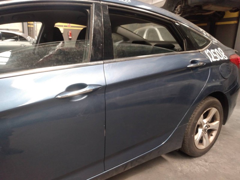 Recambio de puerta trasera izquierda para hyundai i40 tecno blue referencia OEM IAM   