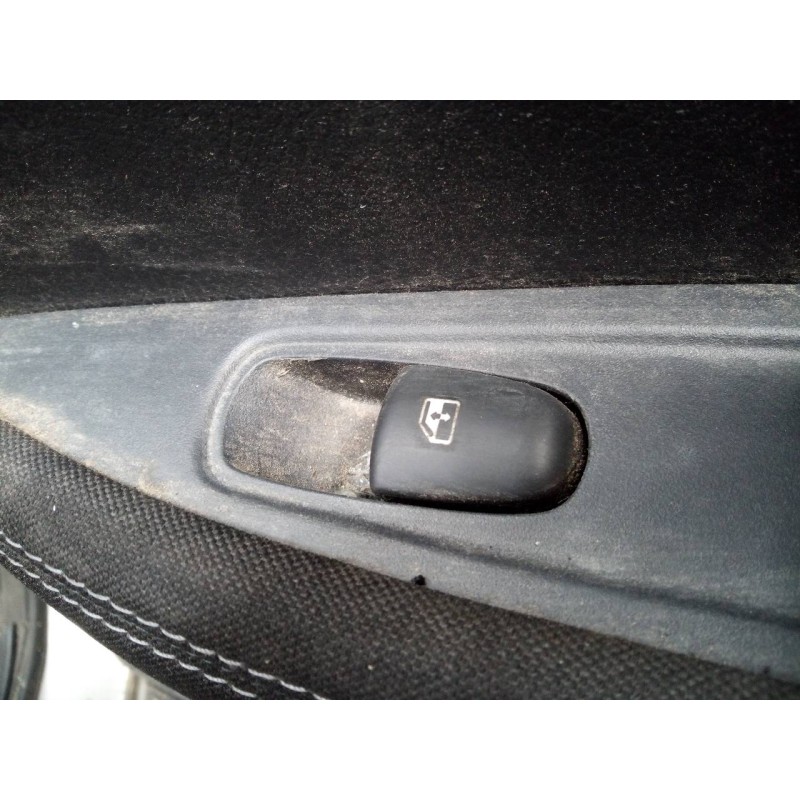 Recambio de mando elevalunas trasero derecho para nissan qashqai (j11) acenta referencia OEM IAM   