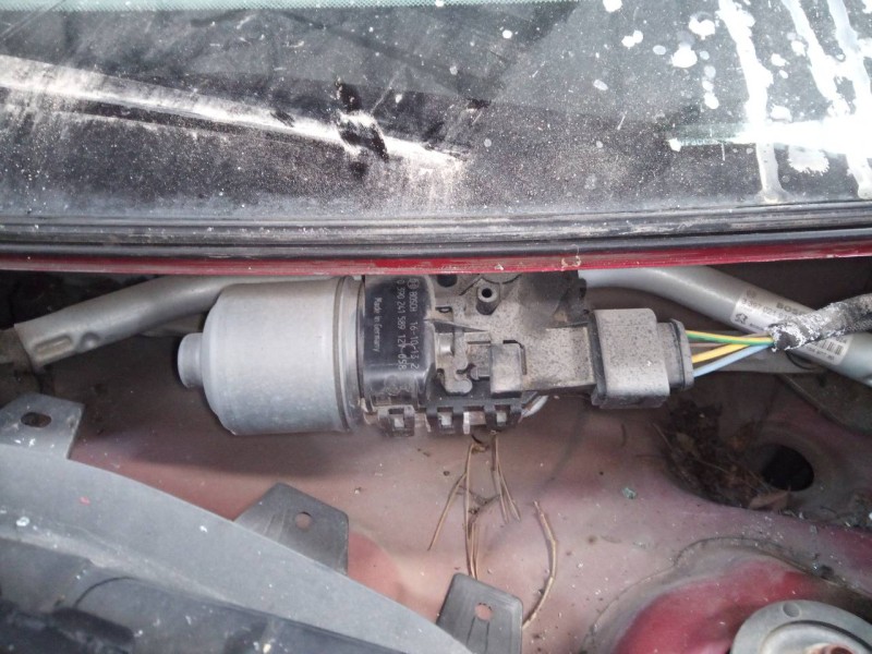 Recambio de motor limpia delantero para peugeot 208 active referencia OEM IAM 0390241589  