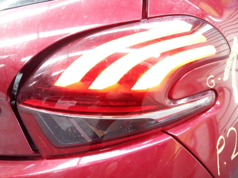 Recambio de piloto trasero derecho para peugeot 208 active referencia OEM IAM   