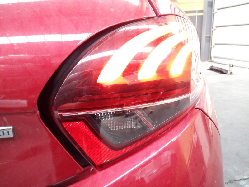 Recambio de piloto trasero derecho para peugeot 208 active referencia OEM IAM   