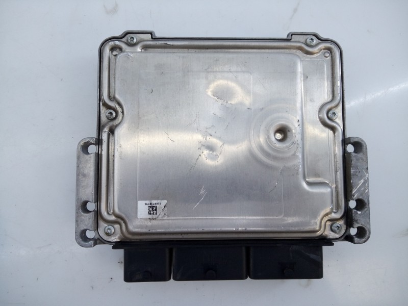 Recambio de centralita motor uce para dacia sandero stepway referencia OEM IAM 237106319R 0281032811 E2-A1-30-1