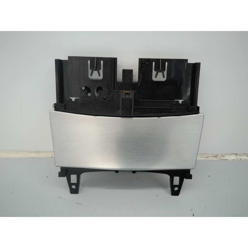 Recambio de cenicero para mercedes-benz clase c (w204) berlina c 220 cdi (204.008) referencia OEM IAM A2046800179  E3-A1-20-1