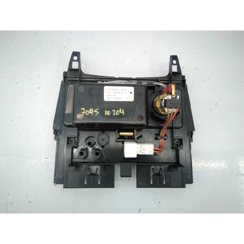 Recambio de cenicero para mercedes-benz clase c (w204) berlina c 220 cdi (204.008) referencia OEM IAM A2046800179  E3-A1-20-1