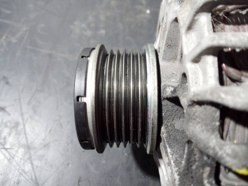 Recambio de alternador para opel insignia berlina excellence referencia OEM IAM 13588306 2620359A P3-B6-14-2