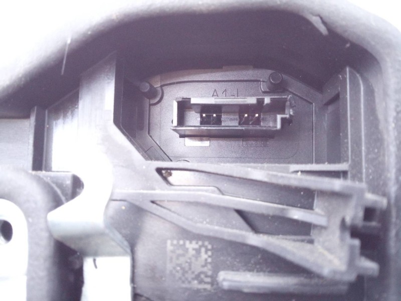 Recambio de cerradura puerta trasera izquierda para bmw serie 1 lim. (f20) 116d efficientdynamics edition referencia OEM IAM 722