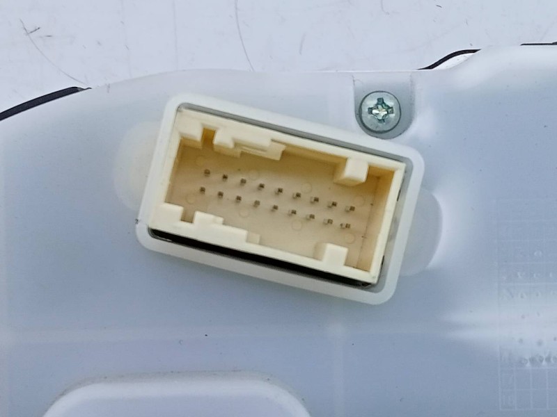 Recambio de cuadro instrumentos para peugeot 208 active referencia OEM IAM 9813848780  E3-B2-23-3