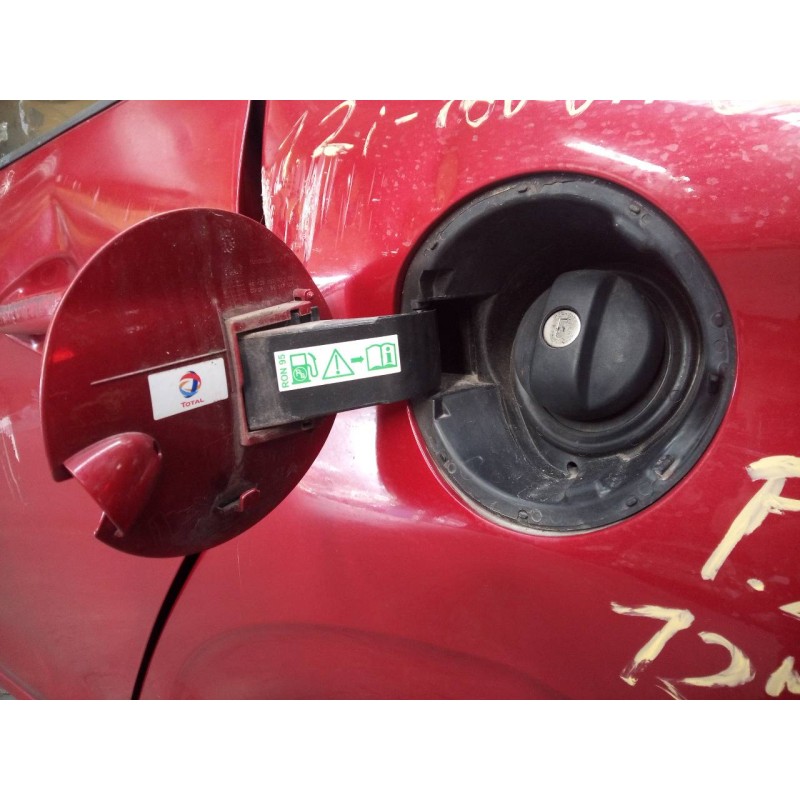Recambio de tapa exterior combustible para peugeot 208 active referencia OEM IAM   