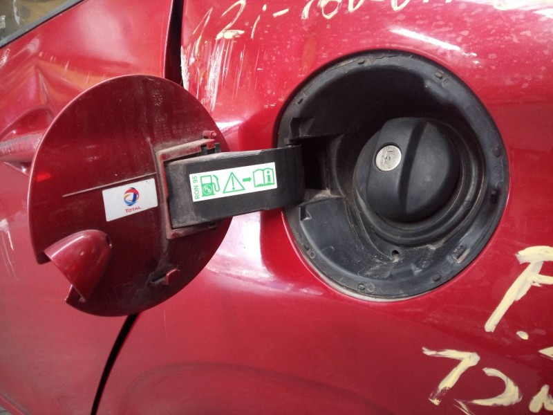 Recambio de tapa exterior combustible para peugeot 208 active referencia OEM IAM   