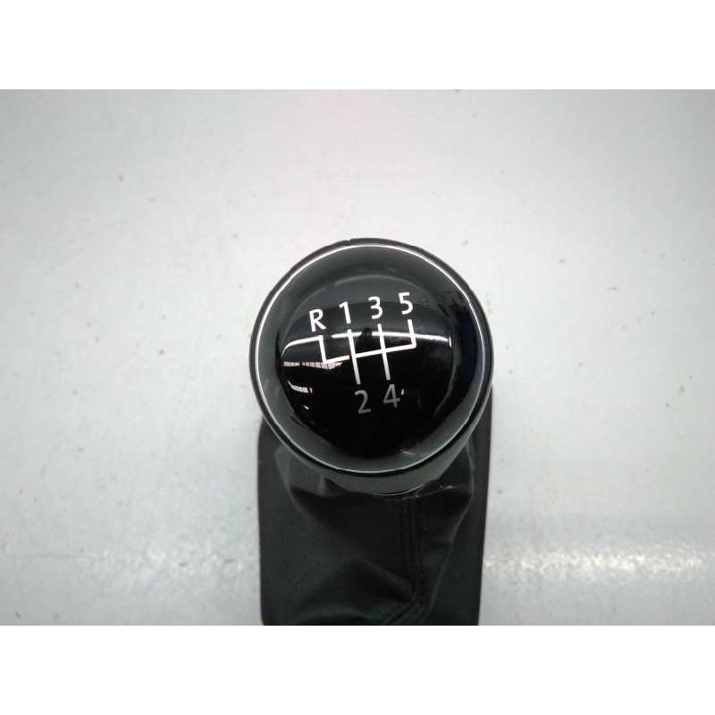 Recambio de pomo palanca cambio para volkswagen polo advance referencia OEM IAM 2G1711113BMIT  E2-A1-2-8