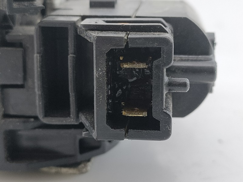 Recambio de cerradura puerta trasera derecha para dacia lodgy ambiance referencia OEM IAM   E1-A1-40-1