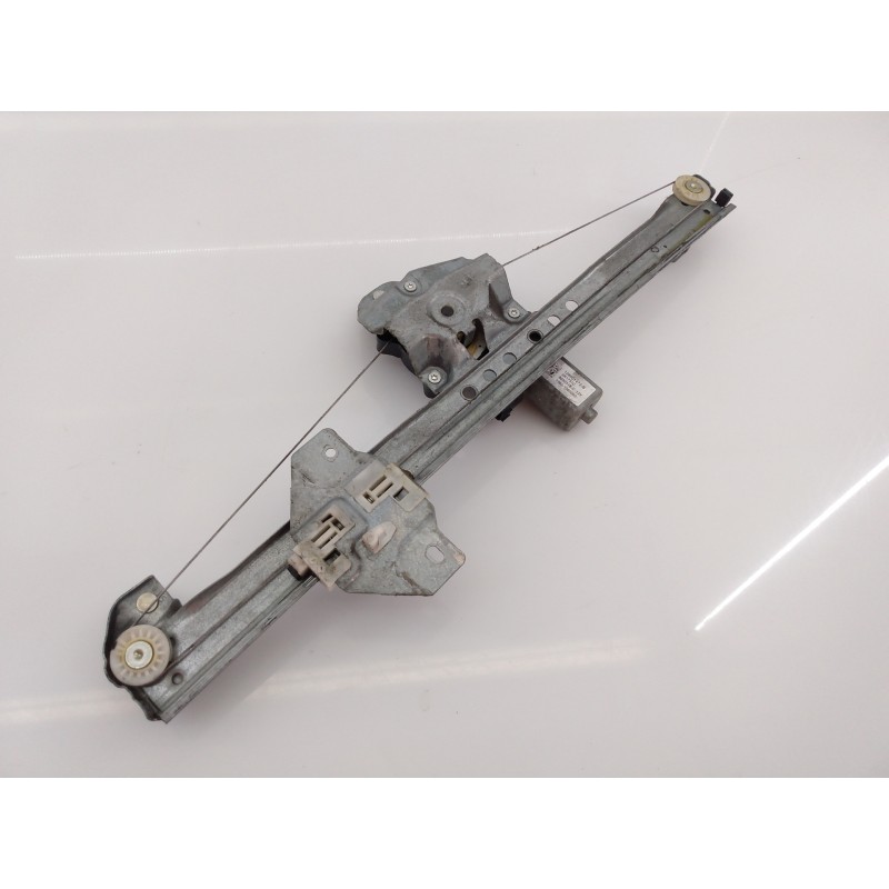 Recambio de elevalunas trasero izquierdo para dacia lodgy ambiance referencia OEM IAM 827217782R  E1-B3-32-1