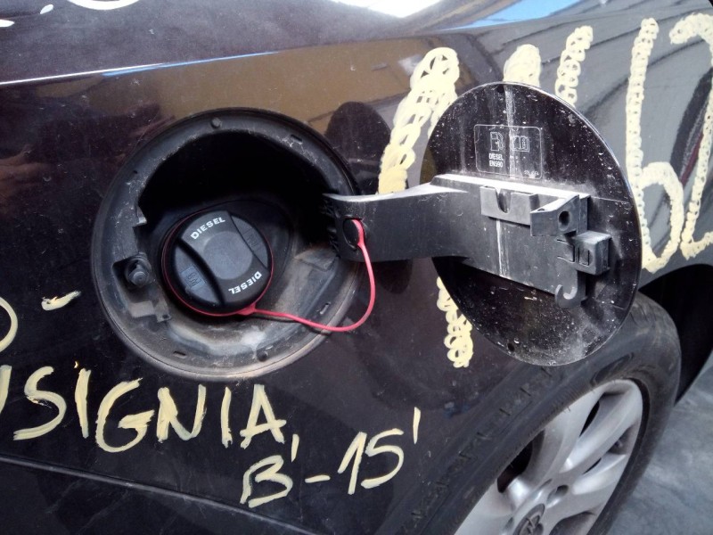 Recambio de tapa exterior combustible para opel insignia berlina excellence referencia OEM IAM   