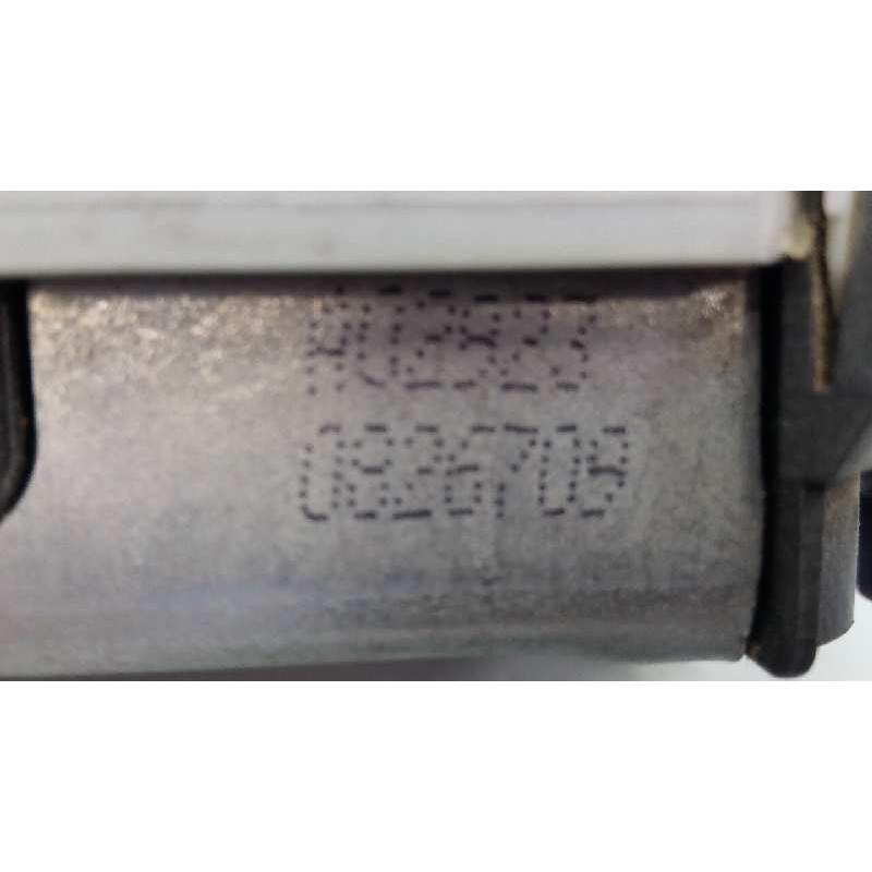 Recambio de cerradura puerta trasera izquierda para peugeot 5008 premium referencia OEM IAM A02923 PSA833329 E1-A4-8-1