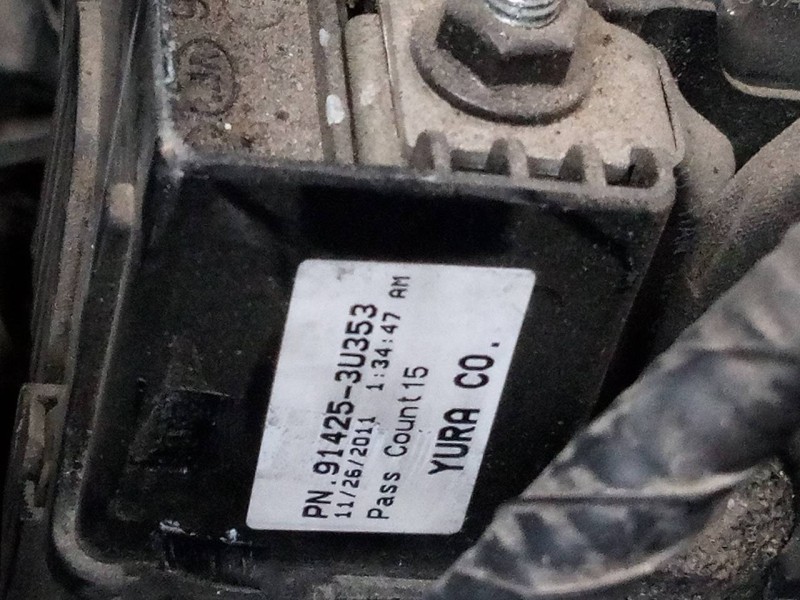 Recambio de caja reles / fusibles para kia sportage drive 4x4 referencia OEM IAM 914253U353  