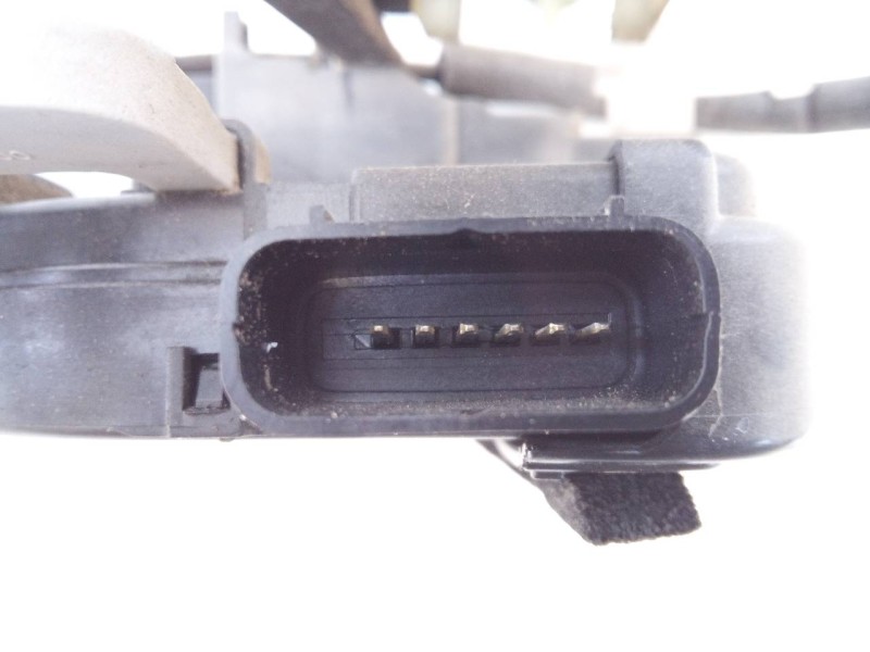 Recambio de cerradura puerta delantera derecha para kia sportage drive 4x4 referencia OEM IAM   E2-B5-61-2