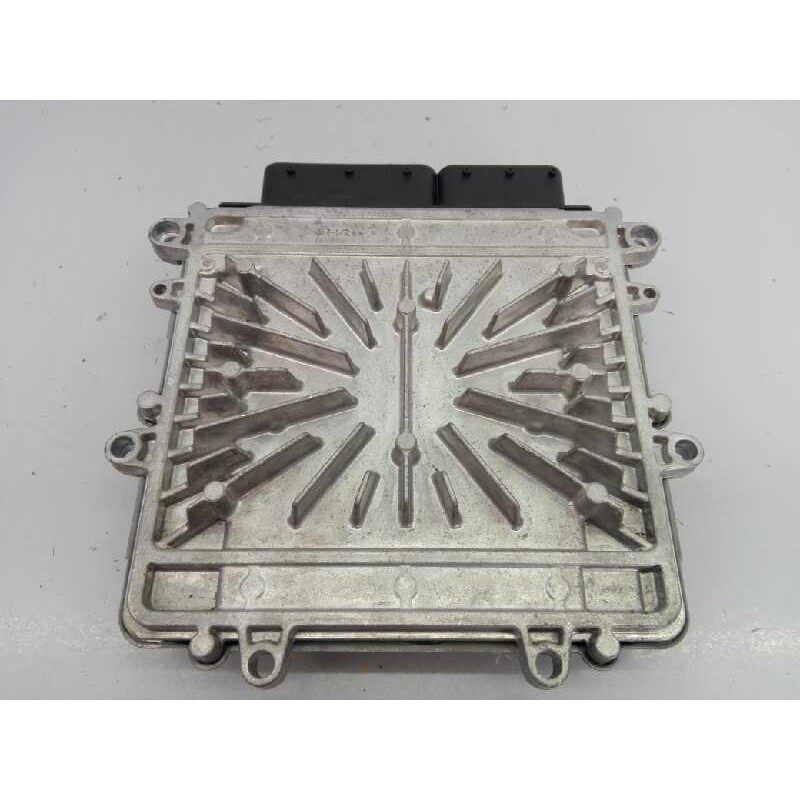 Recambio de centralita motor uce para volvo v60 kombi momentum referencia OEM IAM P31303388 0281015286 E3-B5-43-3