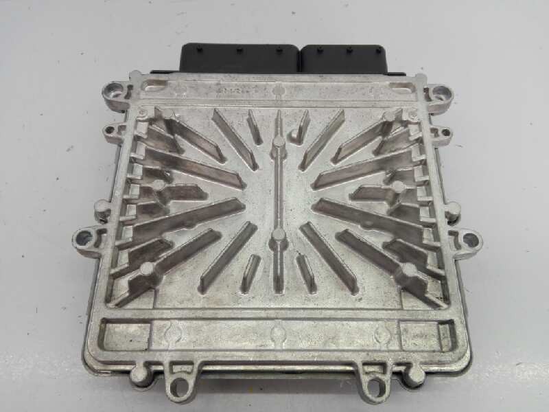 Recambio de centralita motor uce para volvo v60 kombi momentum referencia OEM IAM P31303388 0281015286 E3-B5-43-3