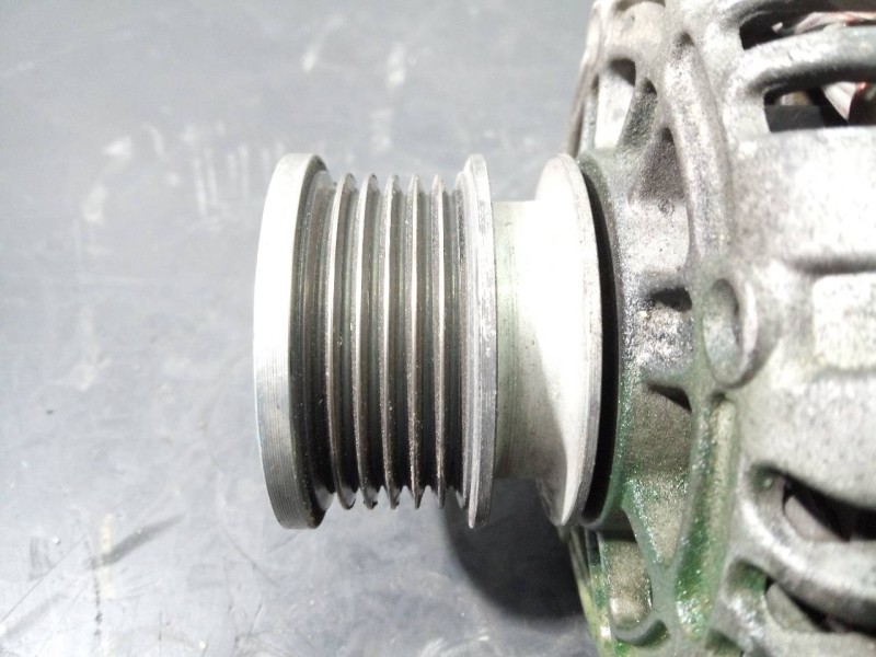 Recambio de alternador para opel insignia berlina cosmo referencia OEM IAM 13502583  P3-A5-7-2