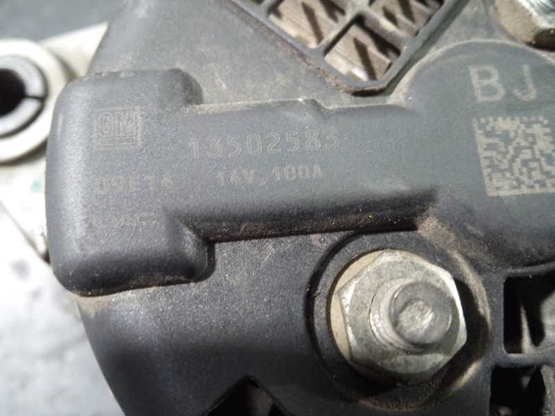 Recambio de alternador para opel insignia berlina cosmo referencia OEM IAM 13502583  P3-A5-7-2