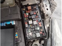 CAJA RELES / FUSIBLES 