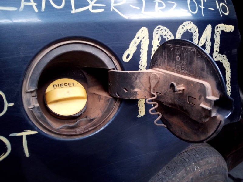 Recambio de tapa exterior combustible para land rover freelander (lr2) td4 s referencia OEM IAM   