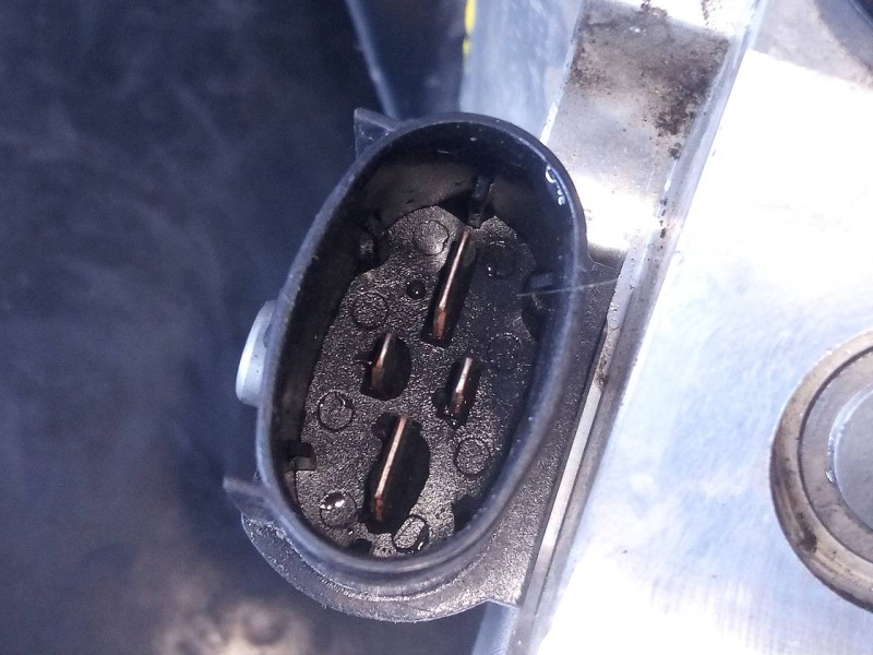 Recambio de abs para hyundai ioniq hybrid referencia OEM IAM 58600G2300 BH63074A00 P3-B8-17-5