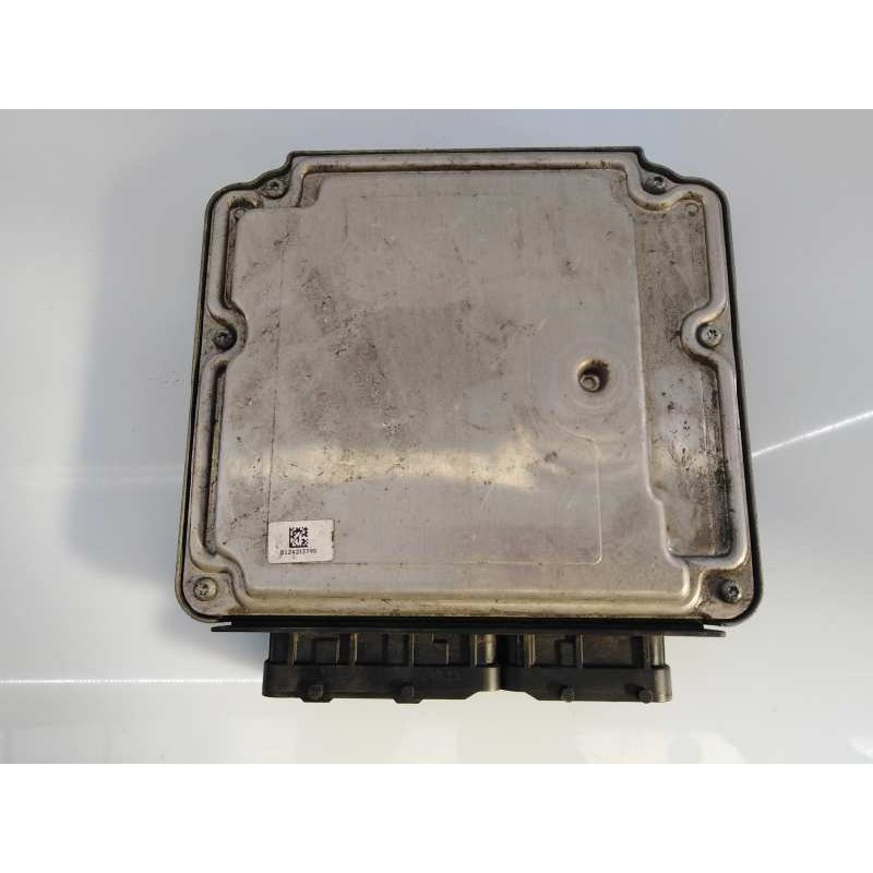 Recambio de centralita motor uce para toyota auris luna referencia OEM IAM 8966102Y10 0281017097 E3-B2-7-3