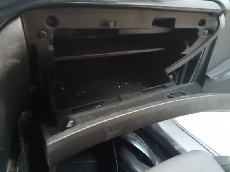 Recambio de guantera para opel insignia berlina cosmo referencia OEM IAM   