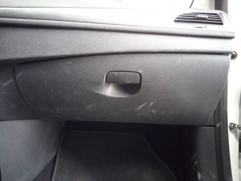 Recambio de guantera para renault megane iii berlina 5 p limited referencia OEM IAM   