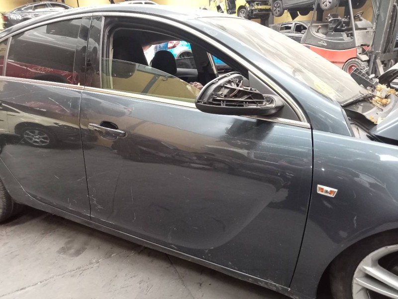 Recambio de puerta delantera derecha para opel insignia berlina cosmo referencia OEM IAM   