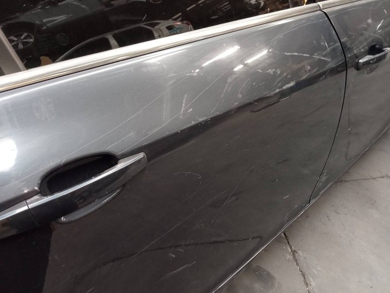 Recambio de puerta trasera derecha para opel insignia berlina cosmo referencia OEM IAM   