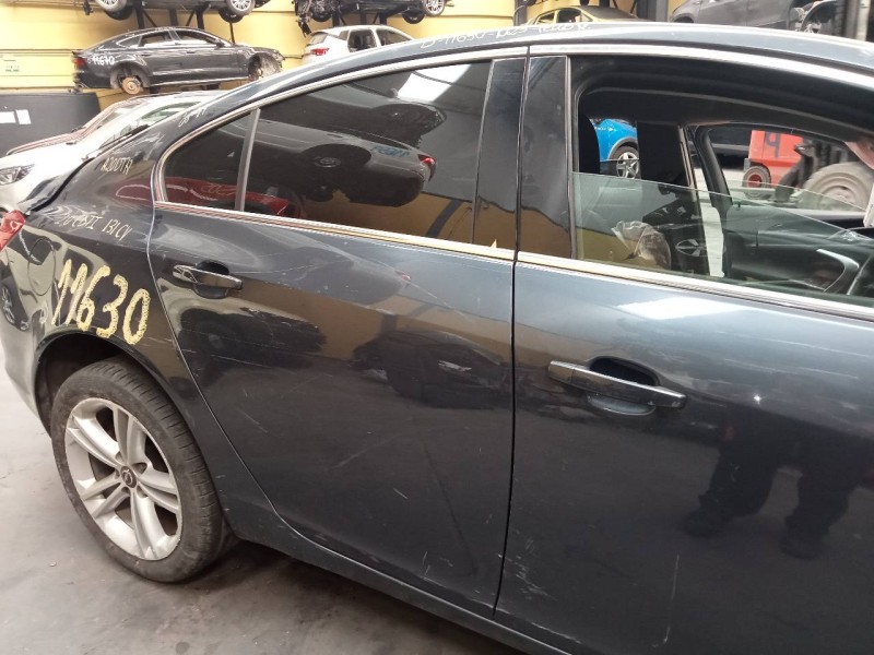 Recambio de puerta trasera derecha para opel insignia berlina cosmo referencia OEM IAM   