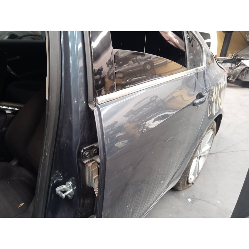 Recambio de puerta trasera izquierda para opel insignia berlina cosmo referencia OEM IAM   