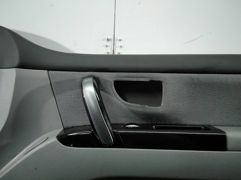 Recambio de guarnecido puerta delantera derecha para kia sorento 2.5 crdi concept referencia OEM IAM 823603E000  P2-A1-3