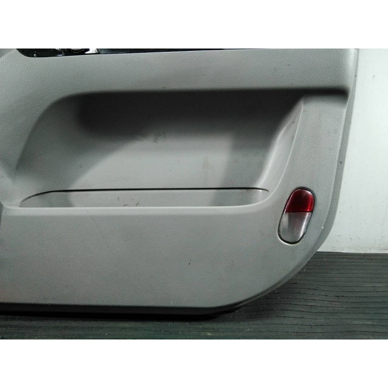 Recambio de guarnecido puerta delantera derecha para kia sorento 2.5 crdi concept referencia OEM IAM 823603E000  P2-A1-3