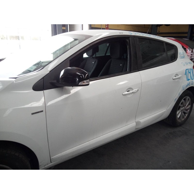 Recambio de puerta delantera izquierda para renault megane iii berlina 5 p limited referencia OEM IAM   