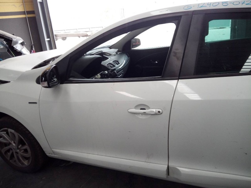 Recambio de puerta delantera izquierda para renault megane iii berlina 5 p limited referencia OEM IAM   