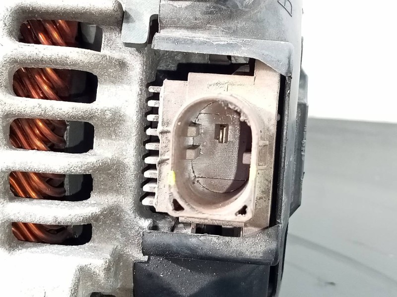 Recambio de alternador para hyundai i30 (gd) style referencia OEM IAM 373002A700  P3-A5-28-3